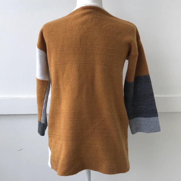 Geometric Sweater - Picture 4 of 4